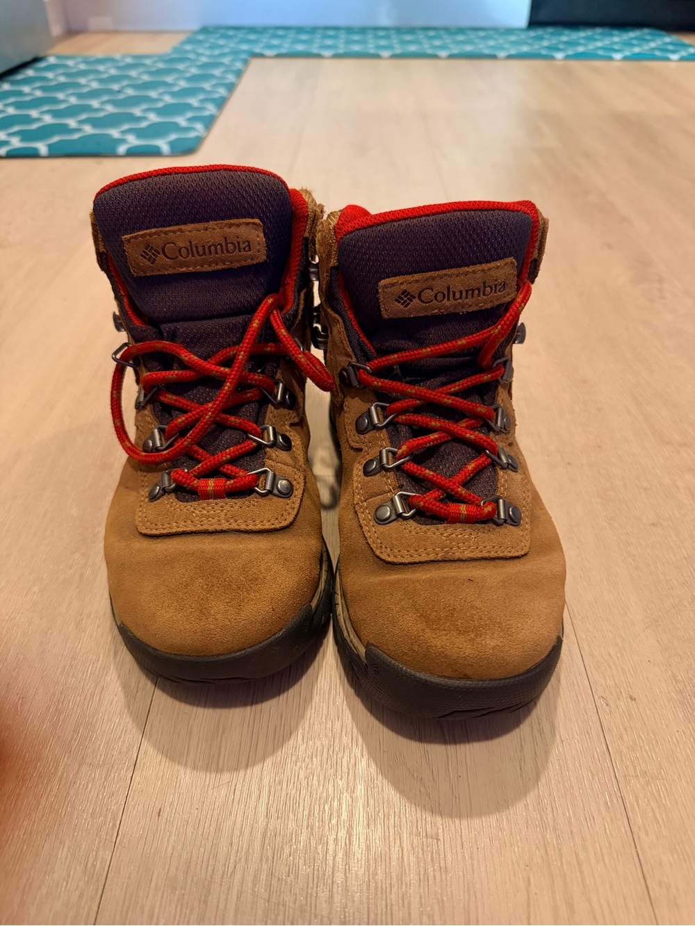 Columbia Women’s Tan Suede Hiking Boots with Red Accents - EUC